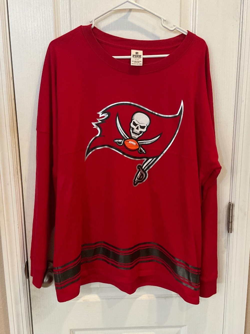Victoria’s Secret Love Pink Tampa Buccaneers Long Sleeve Tunic T-Shirt - L NWOT